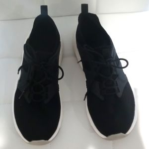Men's black laced sneakers sz.eur44/usa10 very good condition